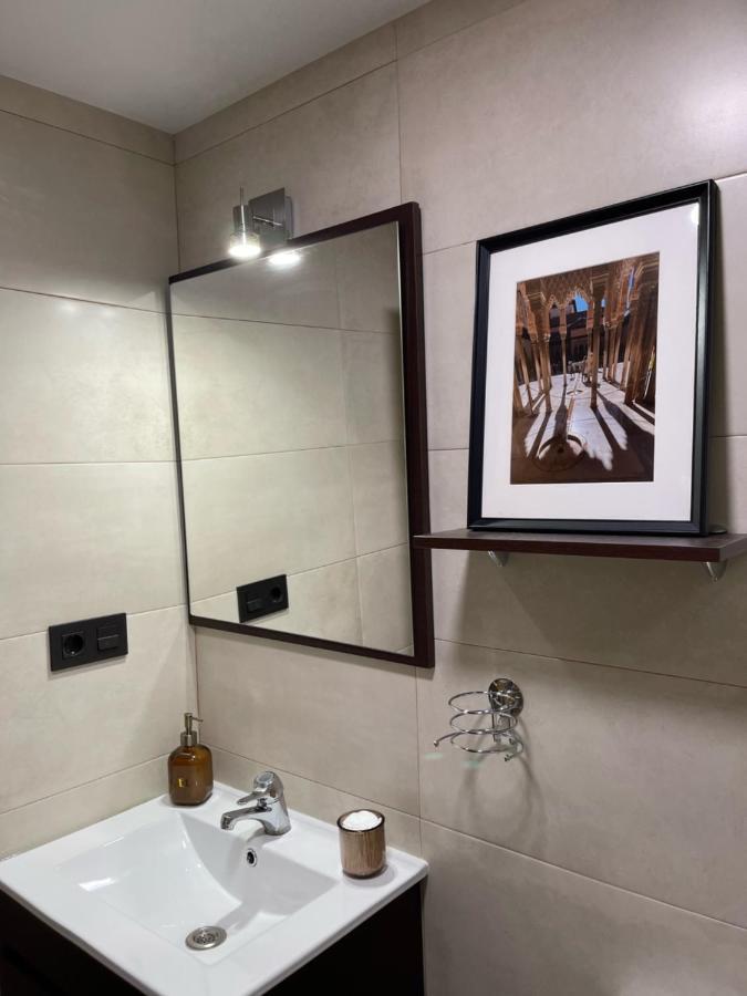 דירות גרנדה Vivienda Turistica Paseo Del Salon מראה חיצוני תמונה